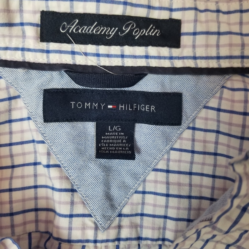 TOMMY HILFIGER SIZE L, BOTTOM DOWN SHIRT - Picture 2 of 5